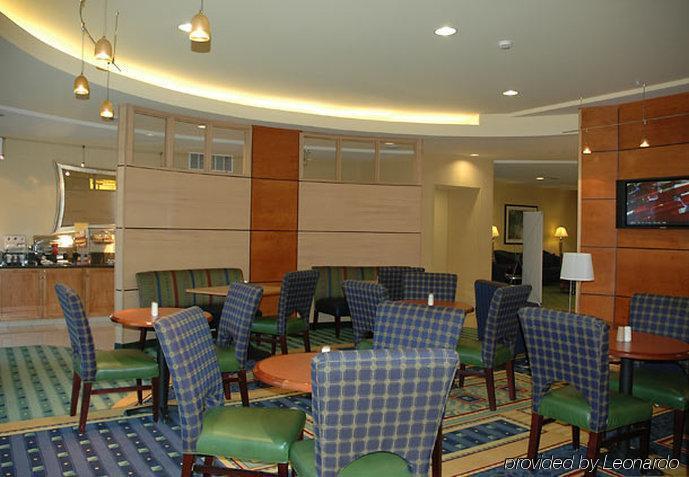 Springhill Suites Prince Frederick Ресторан фото