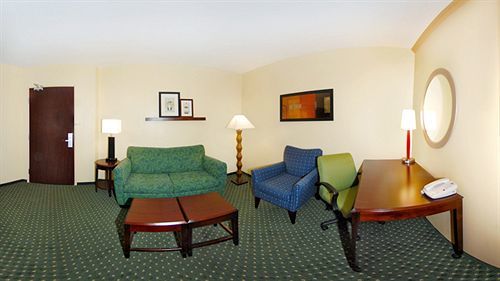 Springhill Suites Prince Frederick Екстер'єр фото